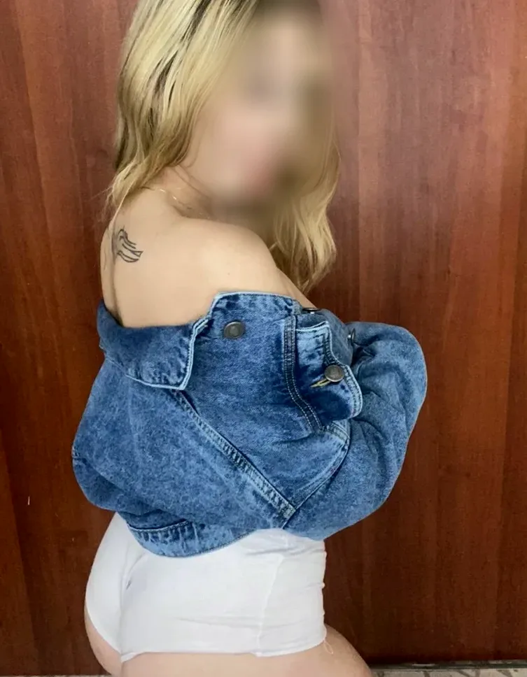Andrea, 21