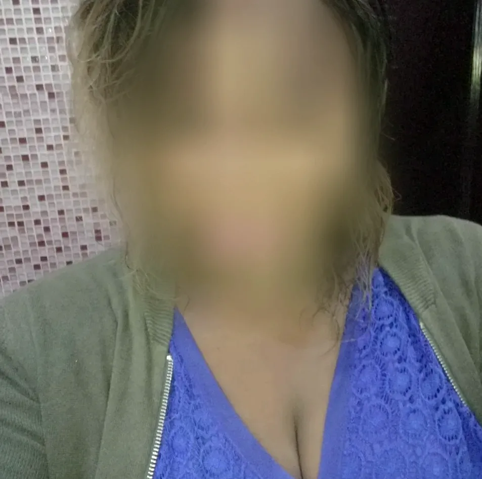 Anna, 27