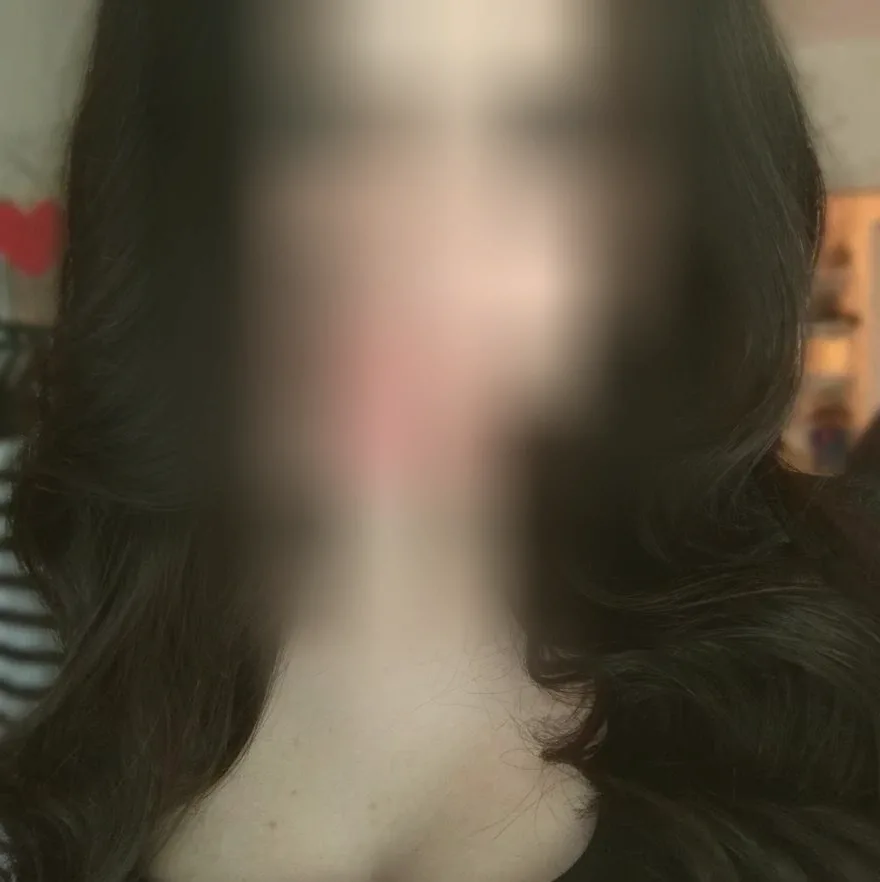 Daniela, 21