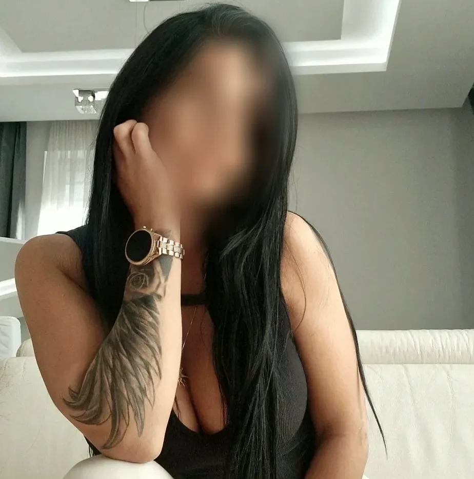 Elena, 38