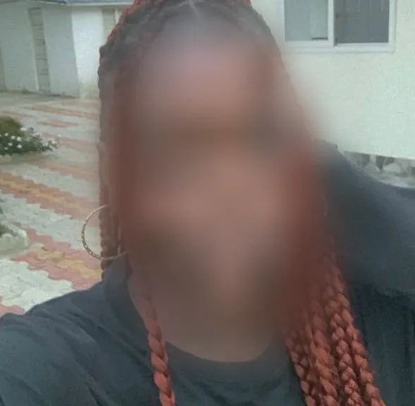 Elisa, 24