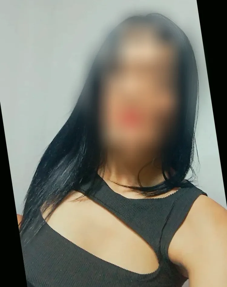 Jasmin, 25