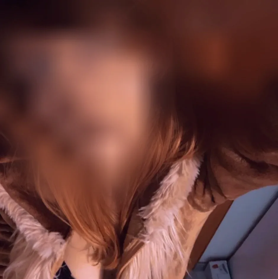 Lucia, 24