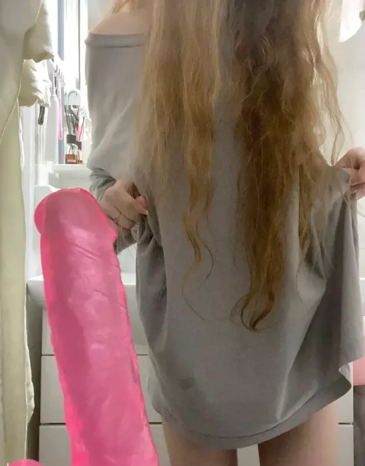 Sarah, 19