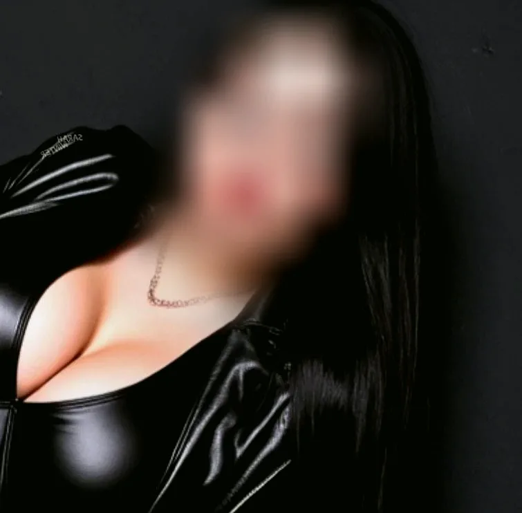 Vanessa, 37