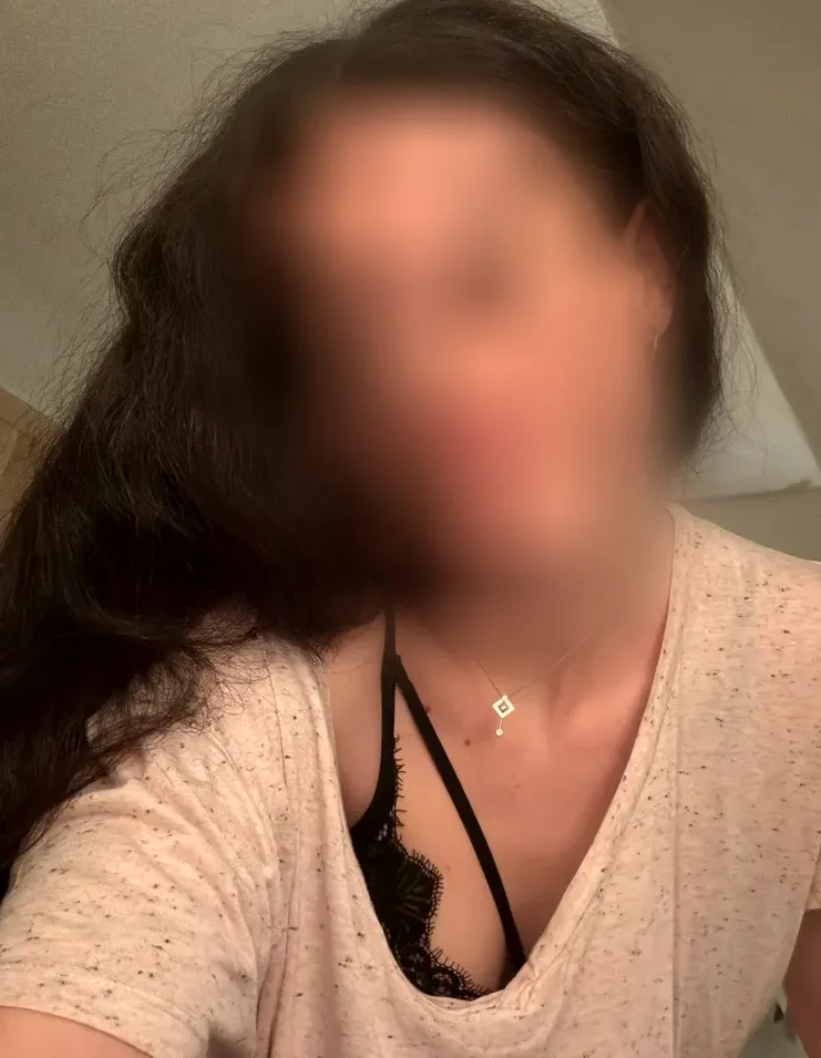 Vivien, 18